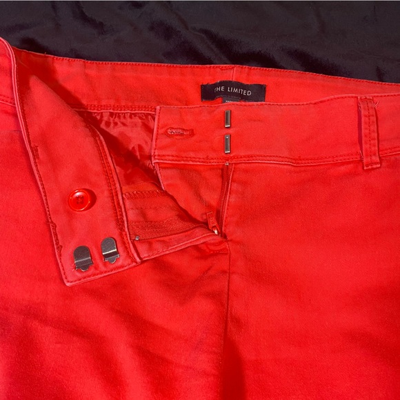 The limited tailored harvest red shorts size 6. - Picture 3 of 6